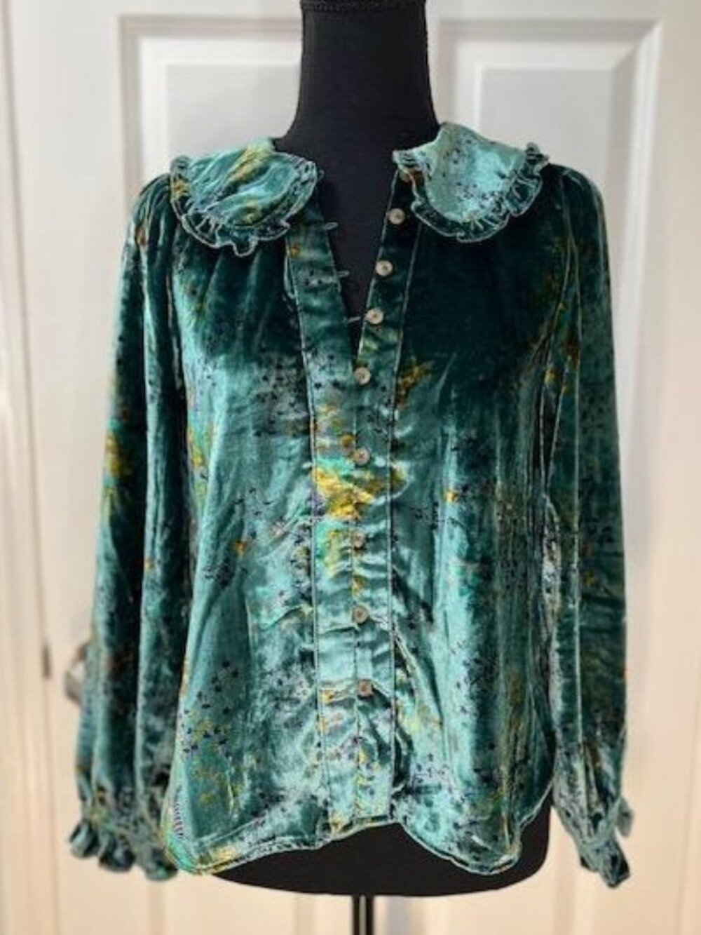 Pilcro The Keira Collared Button-Front Blouse: Long-Sleeve Velvet Edition-XS-NWT - Picture 4 of 7